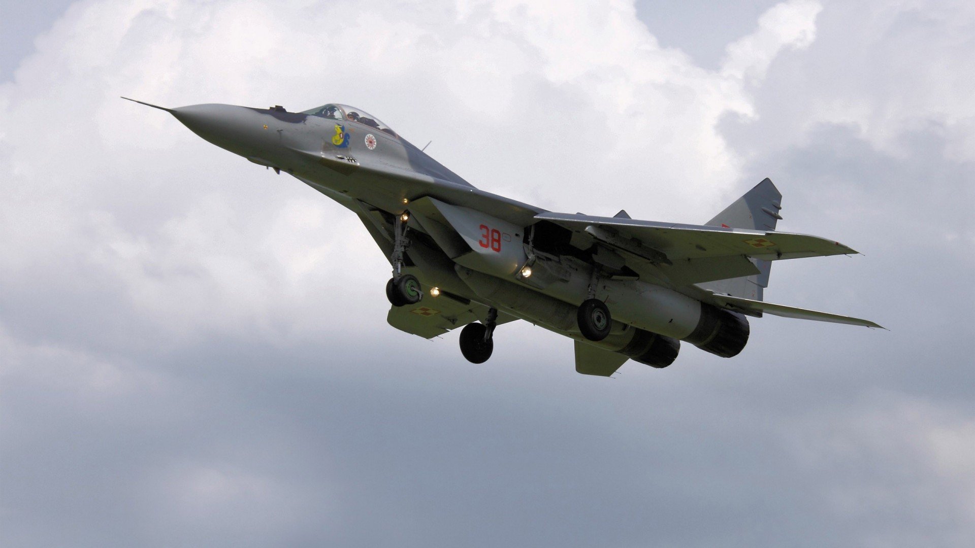 九游娱乐登录-紧凑4-4-2阵型撑起防守密度，紧凑的含义