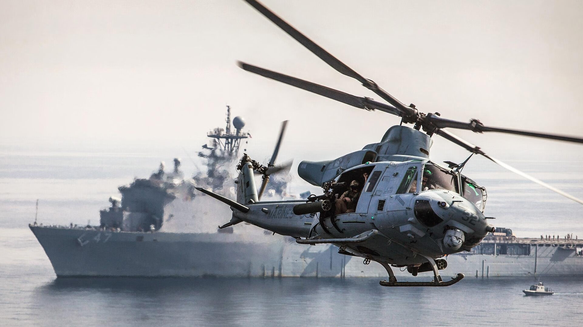 仰泳赛场吉尔吉斯斯坦选手节奏稳定，公路碎石国家标准